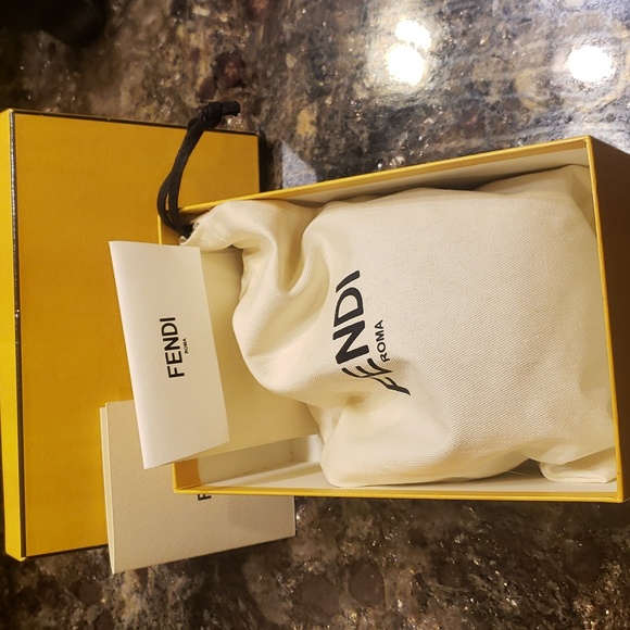 Fendi charm pom pom - Picture 12 of 12